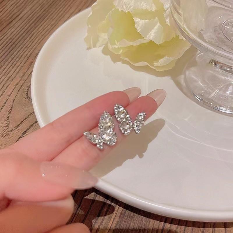 

Silver Needle Sweet Diamond Earrings Super Flash Diamond Butterfly Earrings Women S Premium Cool Wind Simple Versatile Earrings