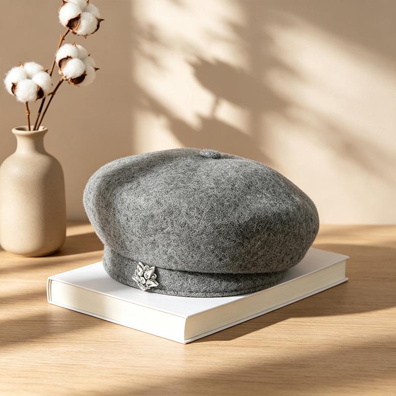 French High-quality Woolen Beret Autumn and Winter Rhinestones Flower Decorative Painter Hat Simple Face Small Hat Women's