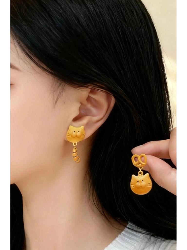 Fun & Cute Caramel Bread Drip Oil Geometric Stud Earrings: Cartoon Niche Light Luxury Accessories