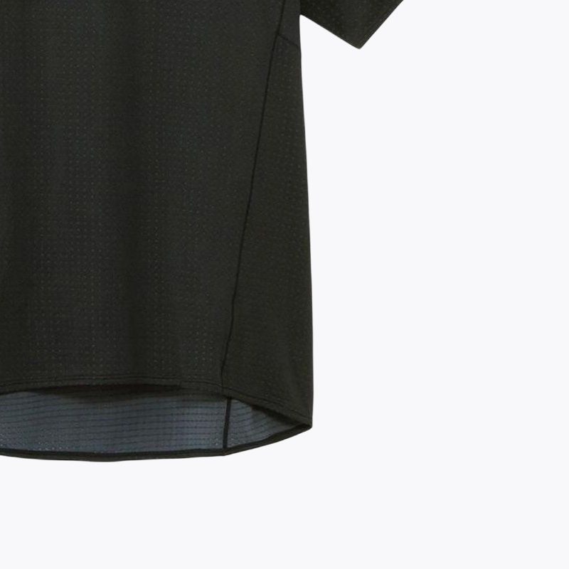 The North Face Expedition S/S Dry Dot Crew T Shirt Unisex Black NT12324-K