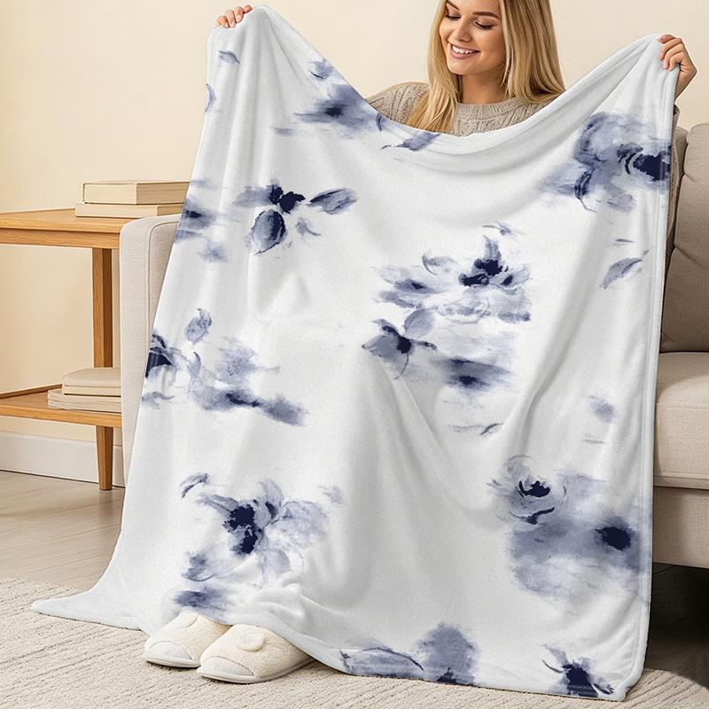 Soft Skin-Friendly Floral Flannel Blanket – Lightweight Breathable All-Season, Cozy for Home, Office, Halloween & Christmas