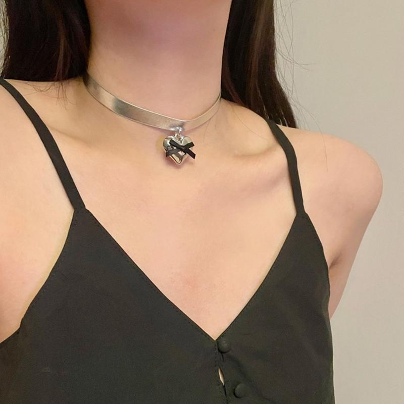 Adjustable Heart Pendant Necklace Handmade Love Shape Neckchain Stylish Clavicle Chain for Women Girls Elegant Chokers