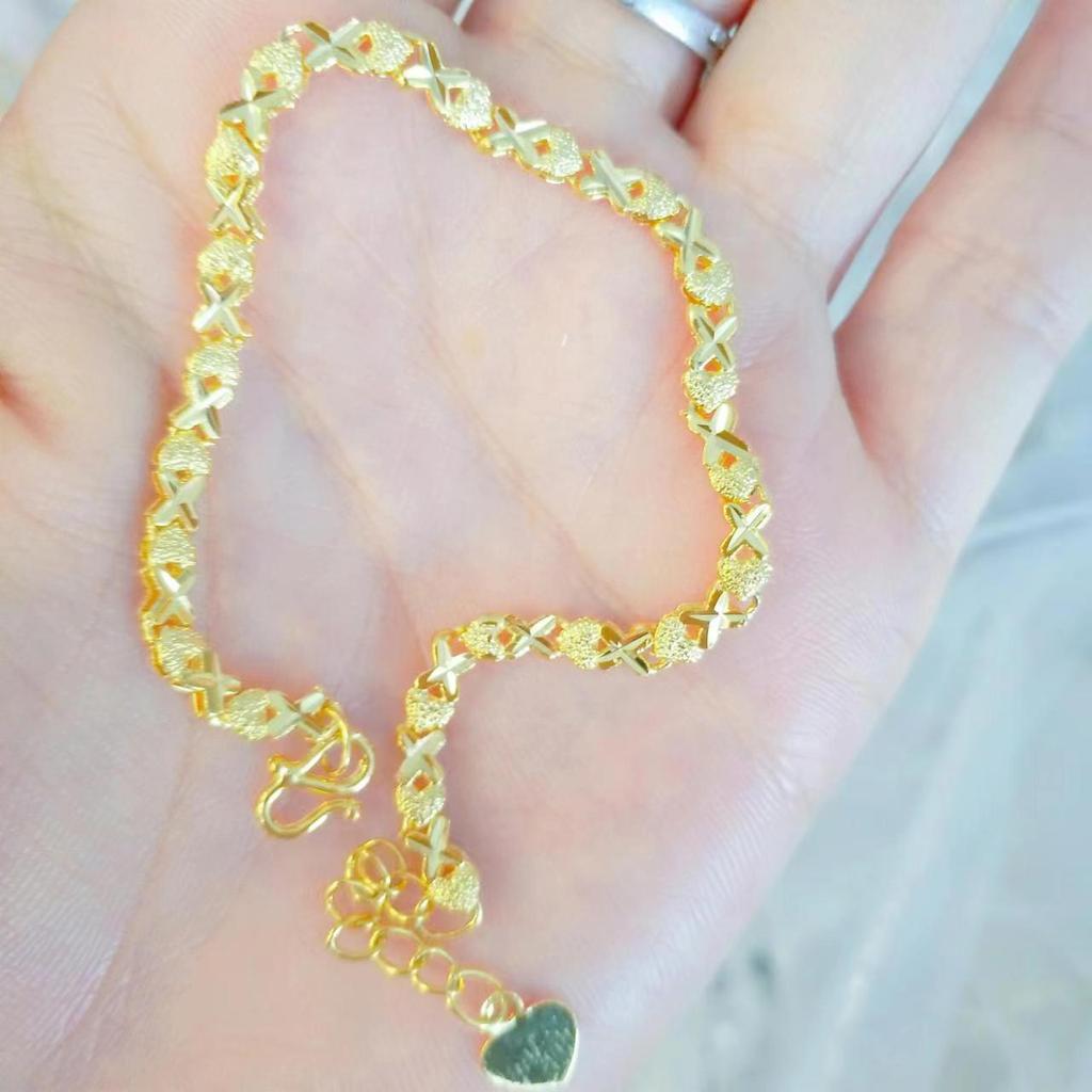 Vietnam Gold-Plated Fashion Bracelet: Hollow Four-Leaf Clover & Heart Design.