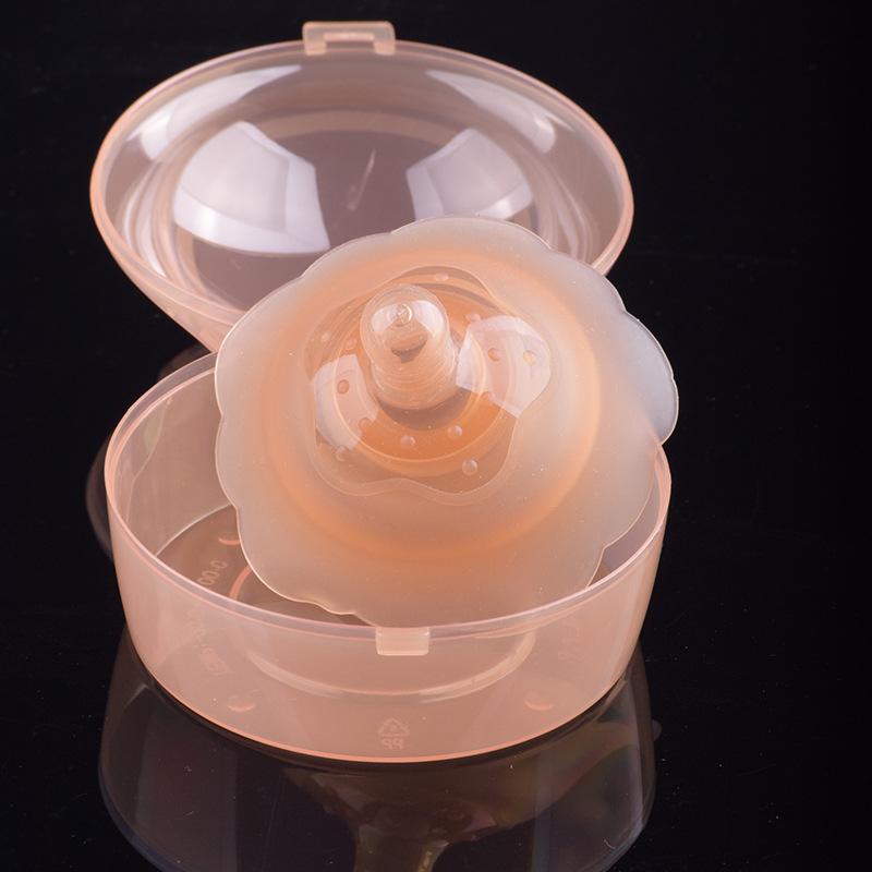 Breastfeeding Nipple Shield with Storage Case for Moms