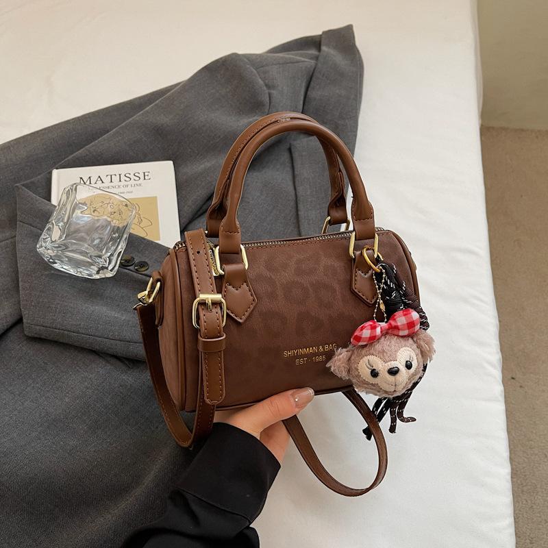 Leopard Print Retro Small Bag Women's New Trendy Fashion Versatile Shoulder Messenger Bag Hand Pillow Bag