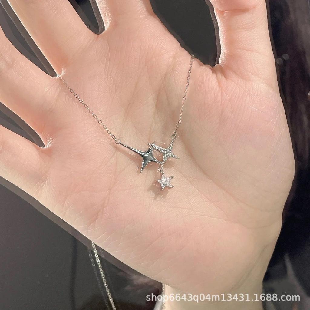"Star Glow" Irregular Quadrangram Splicing Necklace Female Design Sense Light Luxury Clavicle Chain Advanced Simple Clavicle Chain