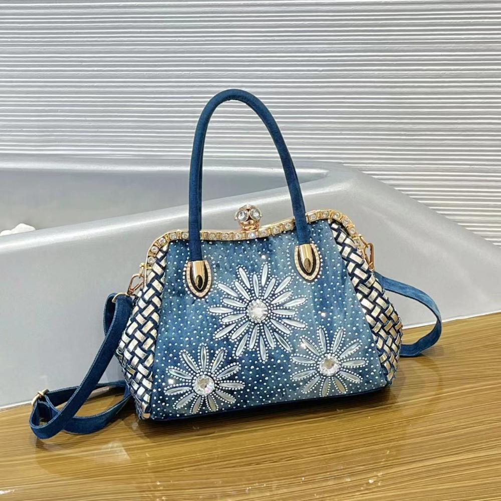 

Модная ковбойская сумка с маленькой цветочной пряжкой 2025 года, плетением с инкрустацией бриллиантами, большой вместимости, женская сумка через плечо серебряный