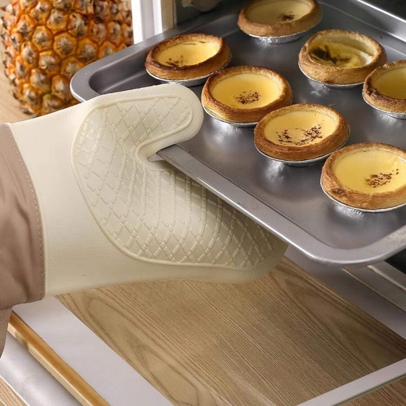 Auf Lager Beige Silikon Anti-Verbrühungs-Rutschfeste Baumwollgepolsterte Hitzebeständige Handschuhe für Mikrowelle und Backen