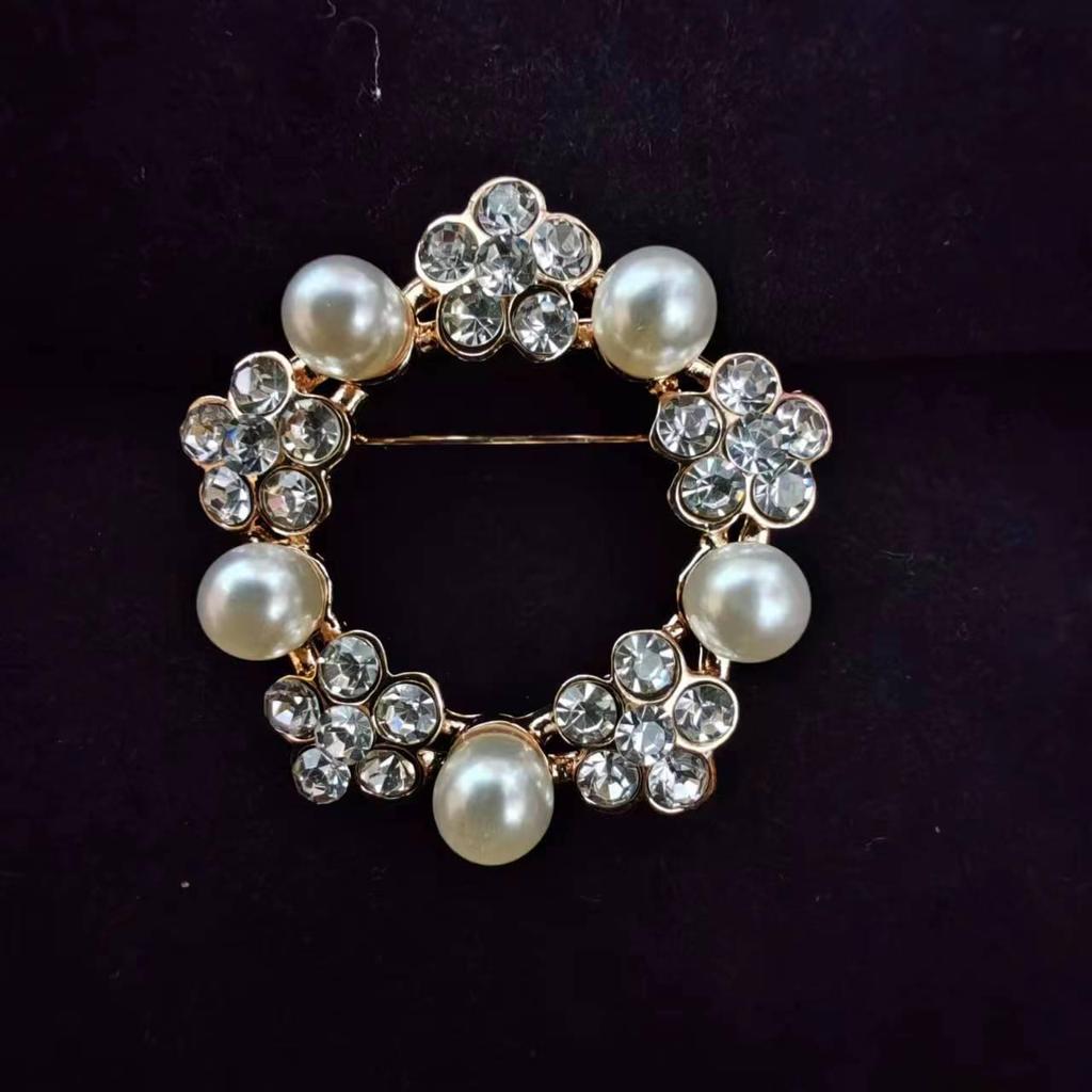 High-End Luxury Flower Pearl Brooch and Corsage Pin – Creative Versatile Accessory