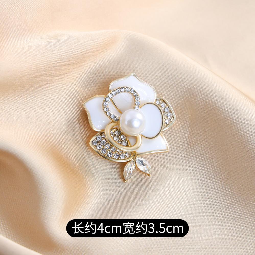 

Xiaoxiangfeng Классическая Элегантная Брошь Камелия с Жемчугом Универсальный Темперамент Сладкая Нежная Брошь-Булавка Роза