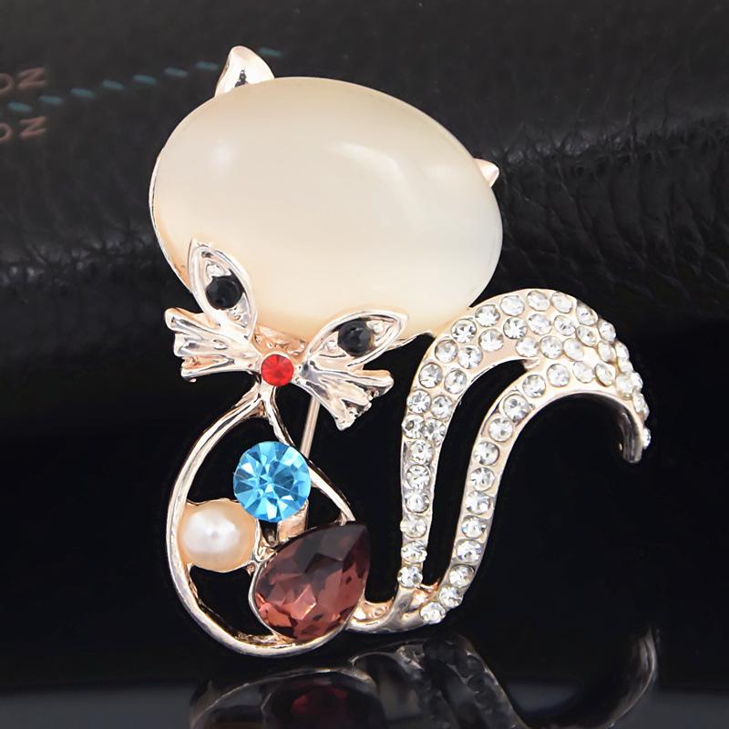Crystal Cat's Eye Fox Brooch: Versatile Animal Lapel Pin & Scarf Buckle