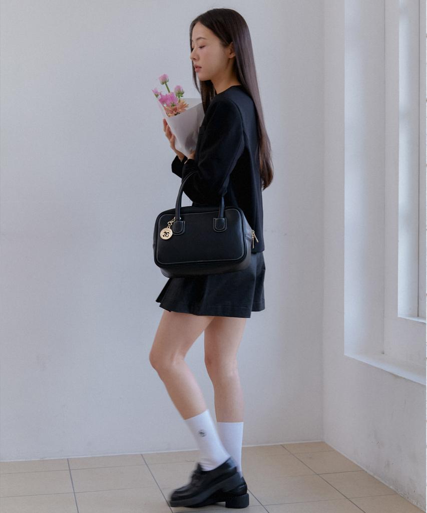 ANOETIC Crack Leather Pleats Shorts_Black
