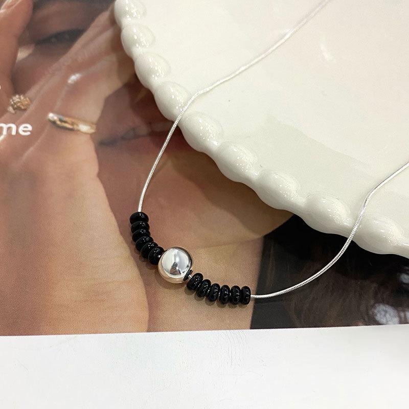 

Ожерелье из круглых бусин черного агата, модное, персонализированное, нишевый дизайн, красивое, цепочка на ключицу, простое