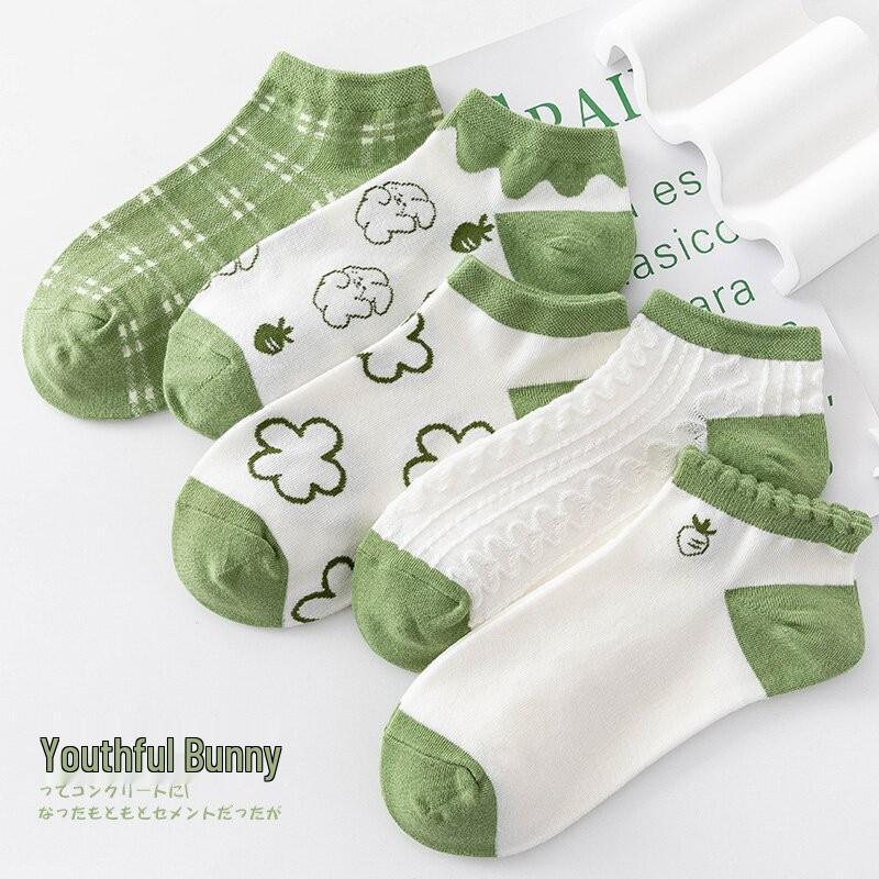 5 Pairs of Black and White Striped Mid-Calf Socks: Autumn/Winter Korean-Inspired Academy Style