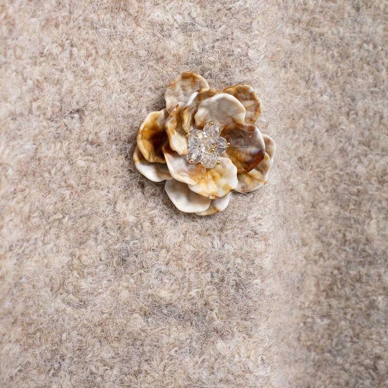 Kaslead New Arrival Women's Clothing Fashion Style Fashion with Flower Buttons Knitting Cardigan 9598175