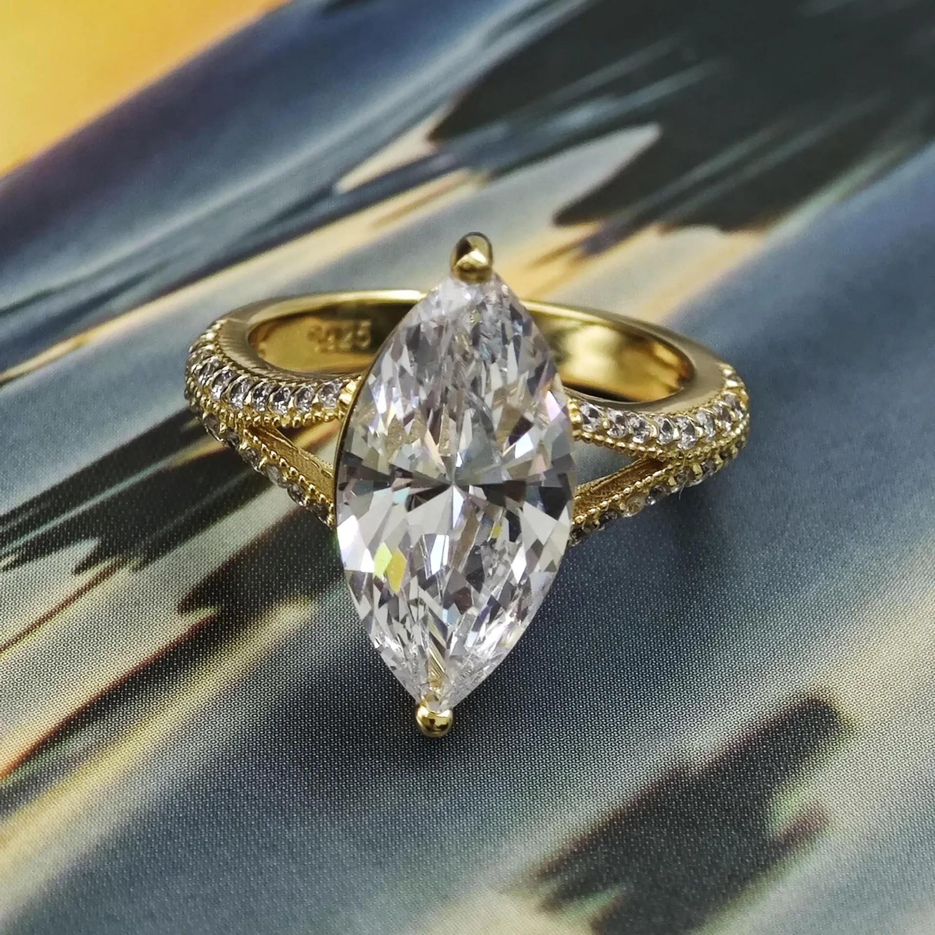 

Элегантное кольцо с цирконом грушевидной формы и бриллиантовыми акцентами - Женский дизайн «капля» для помолвки или свадьбы Size 7 золотой