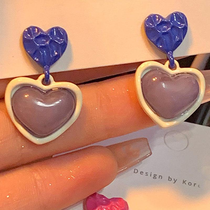 

Acrylic Love Heart Ear Stud Earrings one size
