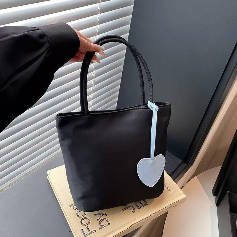 

New Korean Style Heart Gift Tote Bag for Women Fashionable Shoulder Armpit Handbag Versatile Casual Purse чёрный