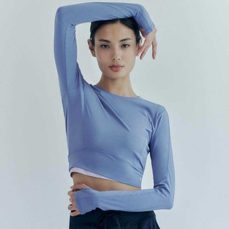 Huit Background Crop Long Sleeve Tee Htwtl3i01t