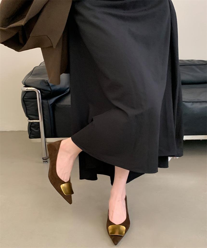 

Niche French suede high heels 2025 new versatile bag head sandals women s metal outer wear temperament pointed single shoes 39 темно-коричневого