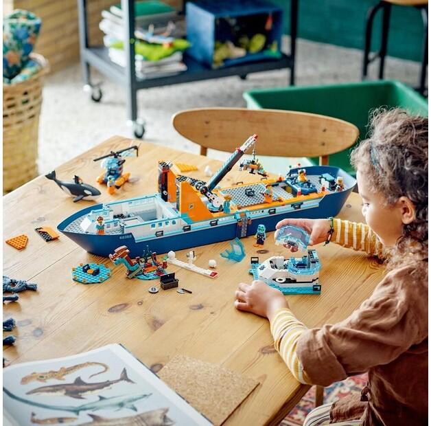 LEGO City 60368 Лодка исследователя Арктики