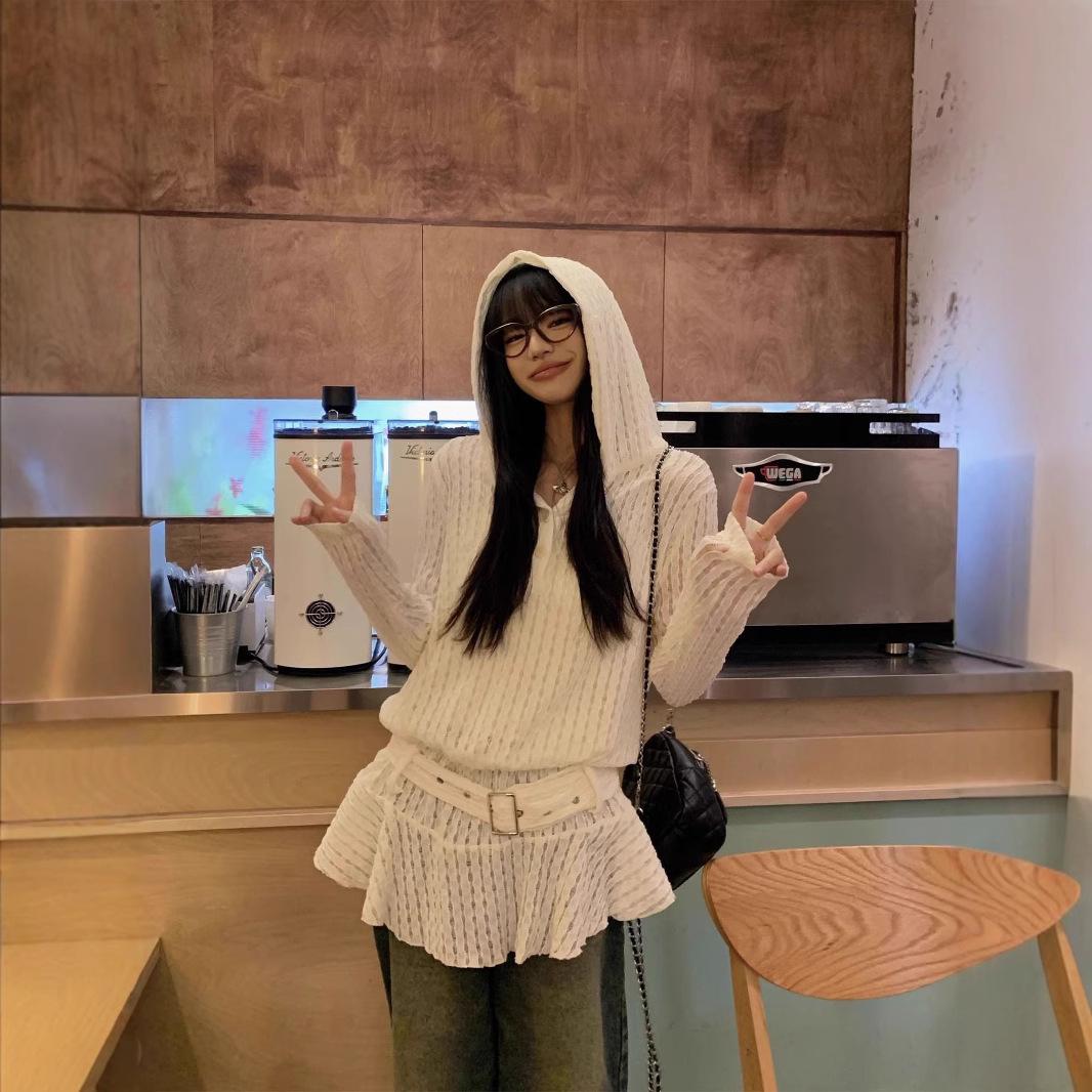 

Women s Chic Cool Spicy Hoodie: White Long Sleeve Slimming Niche Hollow Out Mid-Length Top for Spring S