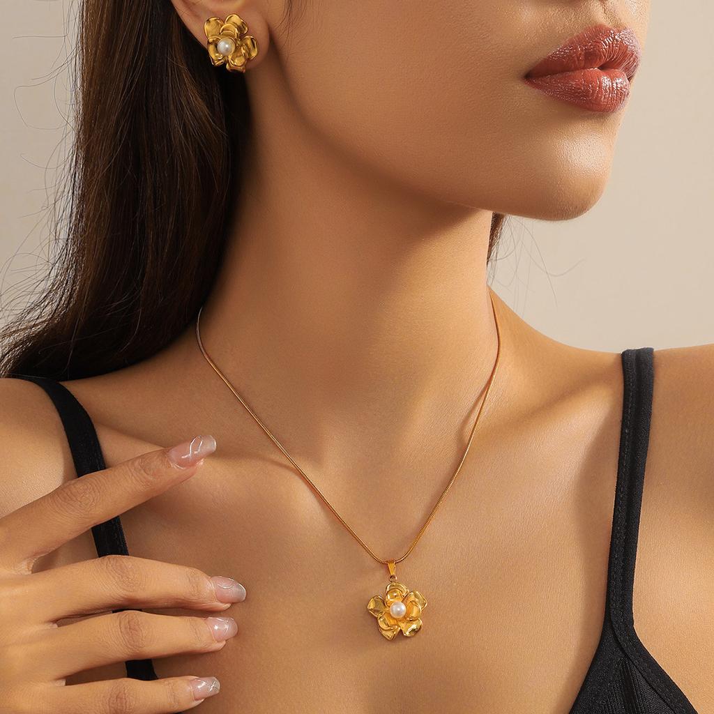 Fashion Vintage Pearl Flower Geometric Irregular Necklace Earring Set Personality Jewelry