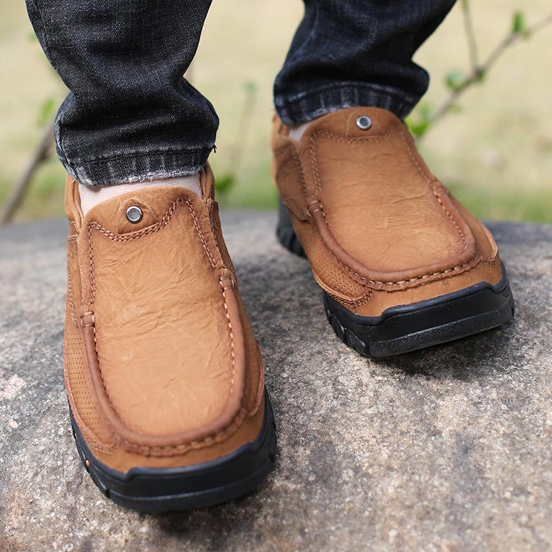 Fashion 2025New Men Slip On Casual Leather Walking Shoes Breathable Genuine Leather Lazy SneakersOutdoor Soft Sole Comfort Walking Shoes