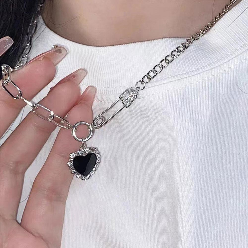 Black Heart Pendant Necklace Personalized Versatile Alloy Pin Splicing Chain Necklace Clavicle Chain Jewelry