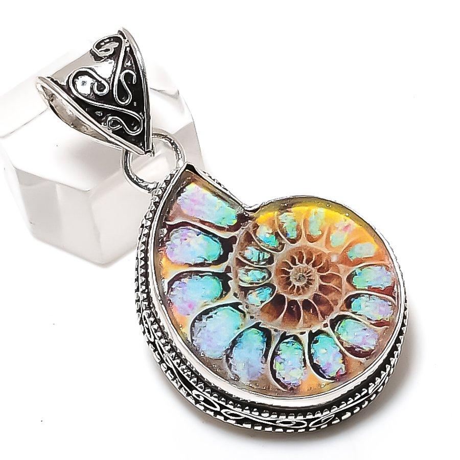 

Ископаемый аммонит Драгоценный камень 925 стерлинговое серебро Ювелирная подвеска 1,85