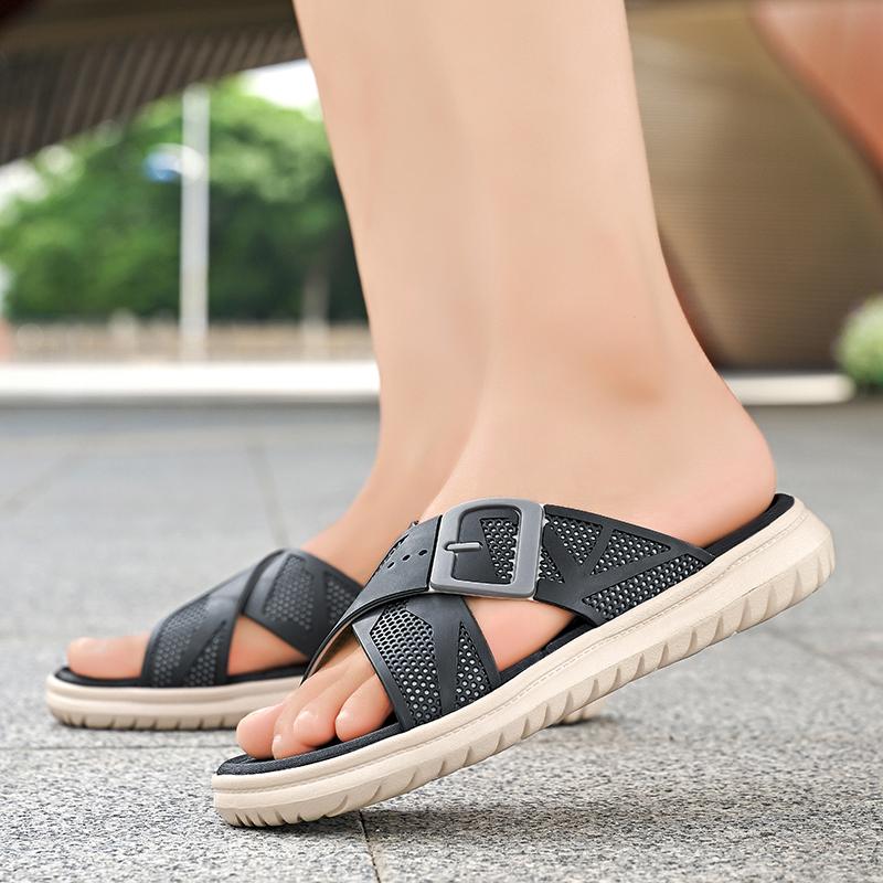 Fashion New Men Summer Slippers Thick Sole House Non Slip Bathroom Shower Slides Outdoor Soft Cloud Fashion Beach Shoe Flip Flop