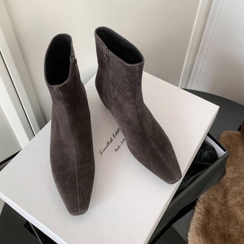 Autumn and winter pointed low boots leather large size women's boots European and American women's leather boots new middle heel rubber sole Mart