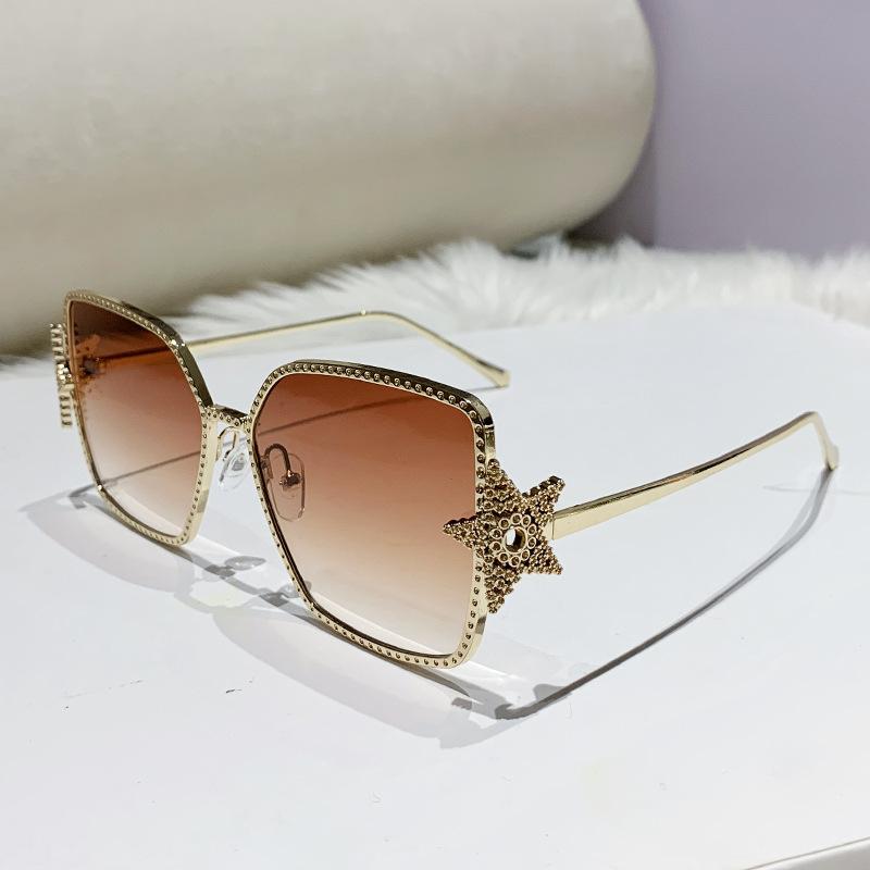 Five-pointed Star Rhinestone-encrusted Women's Square-frame Sunglasses - Stylish, Versatile, and Luxurious.