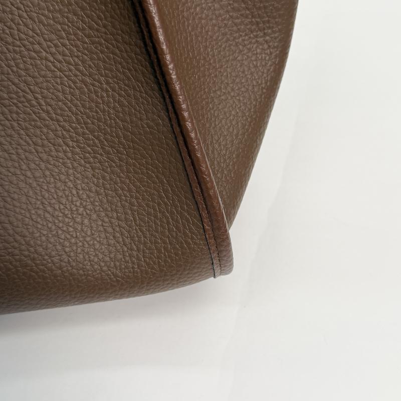 Women’s Minimalist Knot Handle Tote Bag for Daily Casual Use with Textured Leather Look and Structured Geometric Design