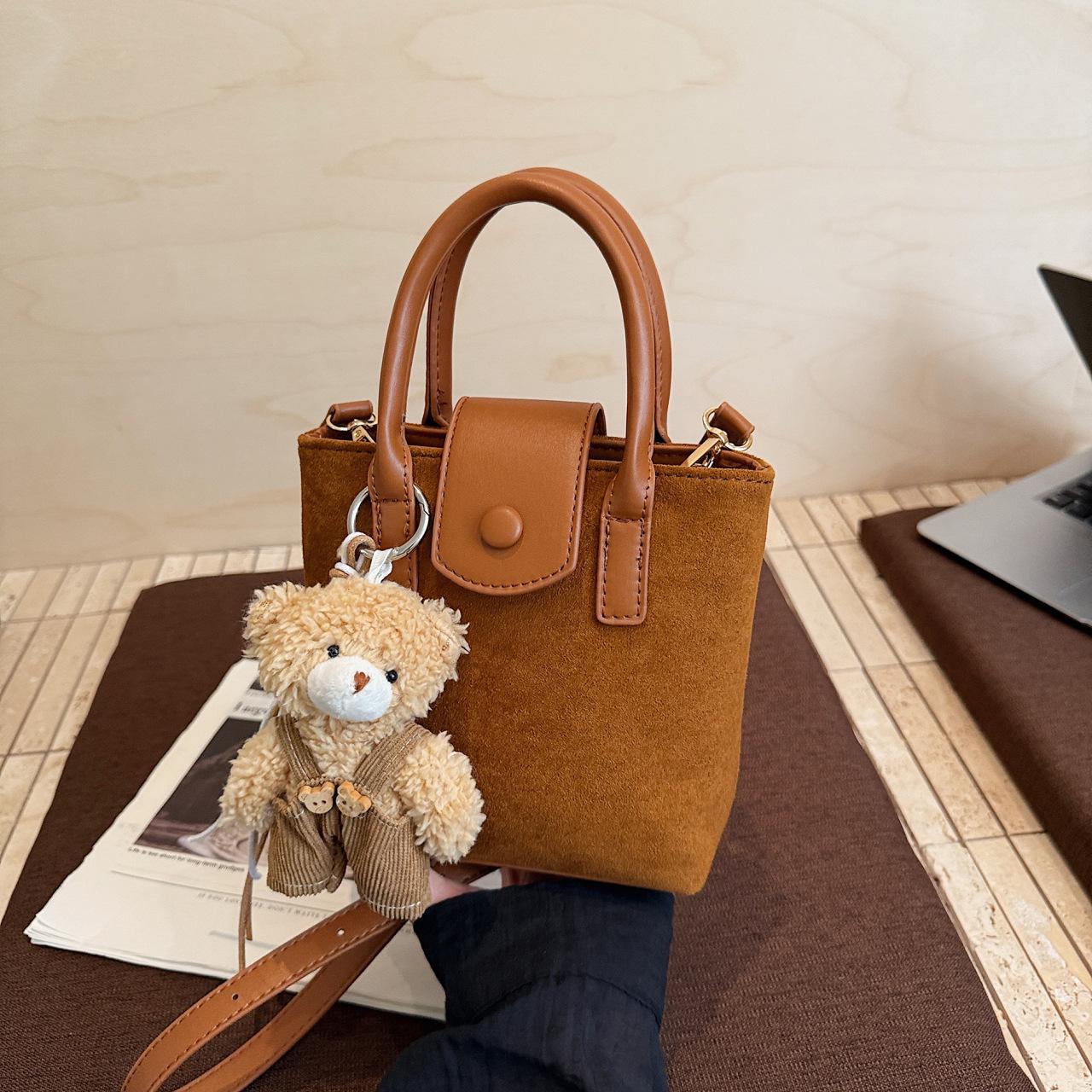 Милая и модная плюшевая сумка-ведро 2025