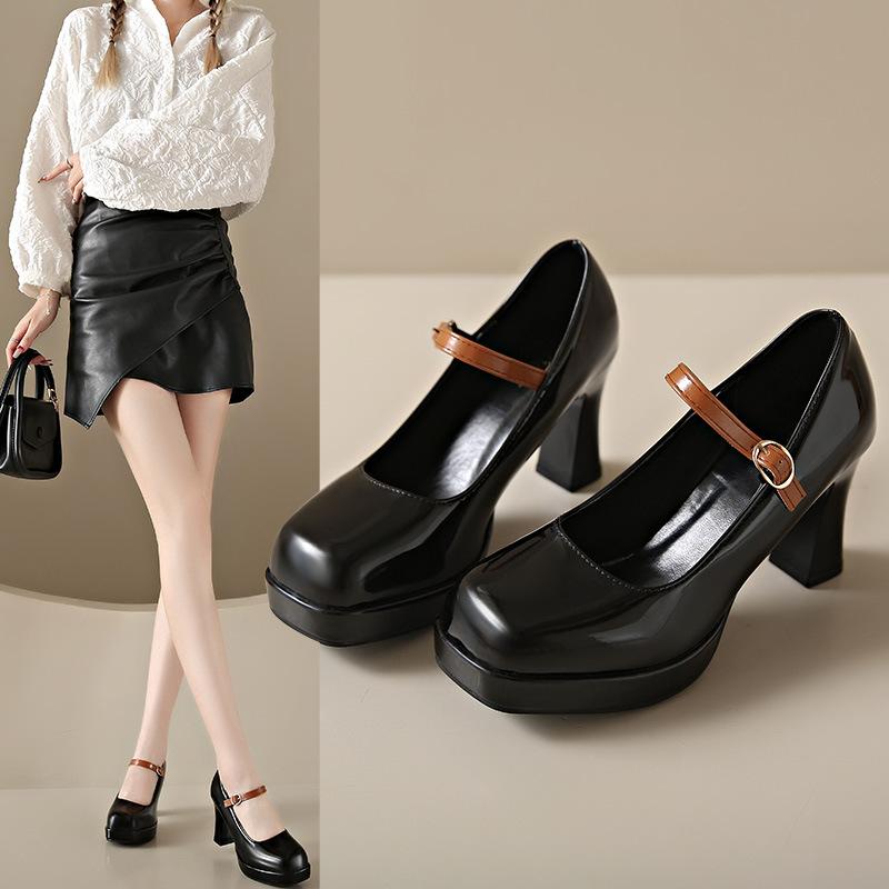 Vattentäta Plattform Högklackade Skor för Kvinnor Eleganta Tjocka Klackar Enkel Spänne Skor