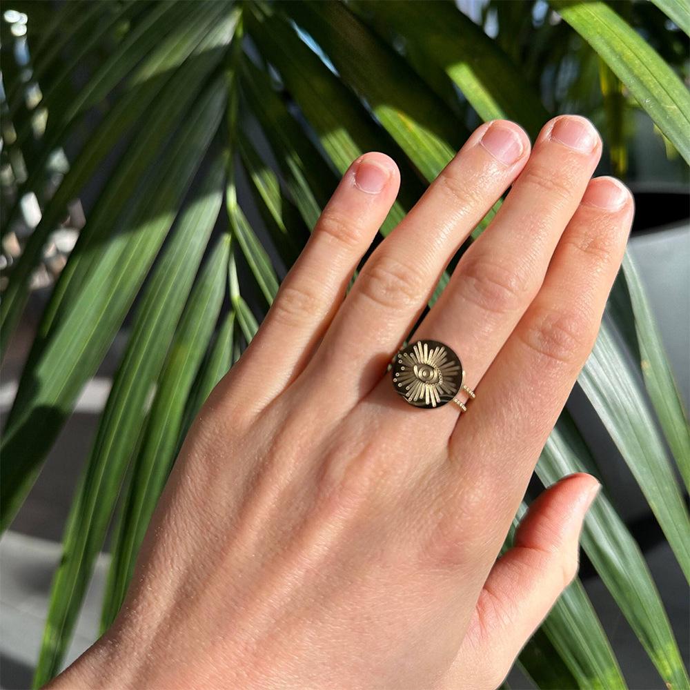 Bague chevalière Totem Œil Maléfique pour Femme - Design Pièce Ronde, Bijoux Tendance Transfrontaliers