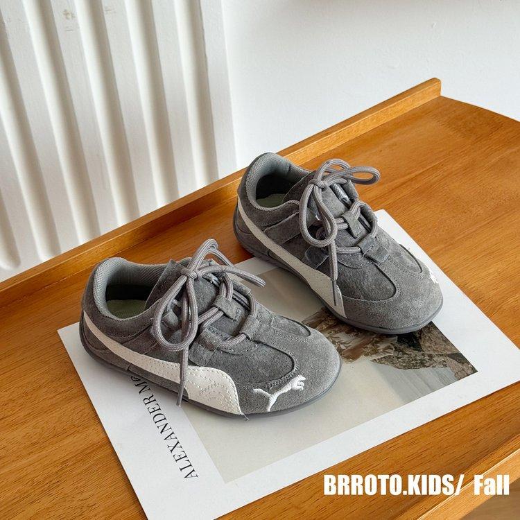 

Girls shoes 2025 autumn new children s sports shoes low-top board shoes soft sole red middle-aged and older children s moral training shoes boys 37 yards inner length 22.8cm сірий колір