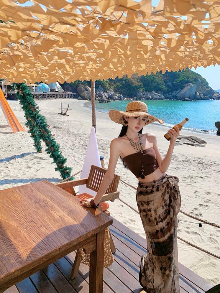 Island Chic Women's Two-Piece Set: Cropped Bandeau Top & Irregular Print Maxi Skirt