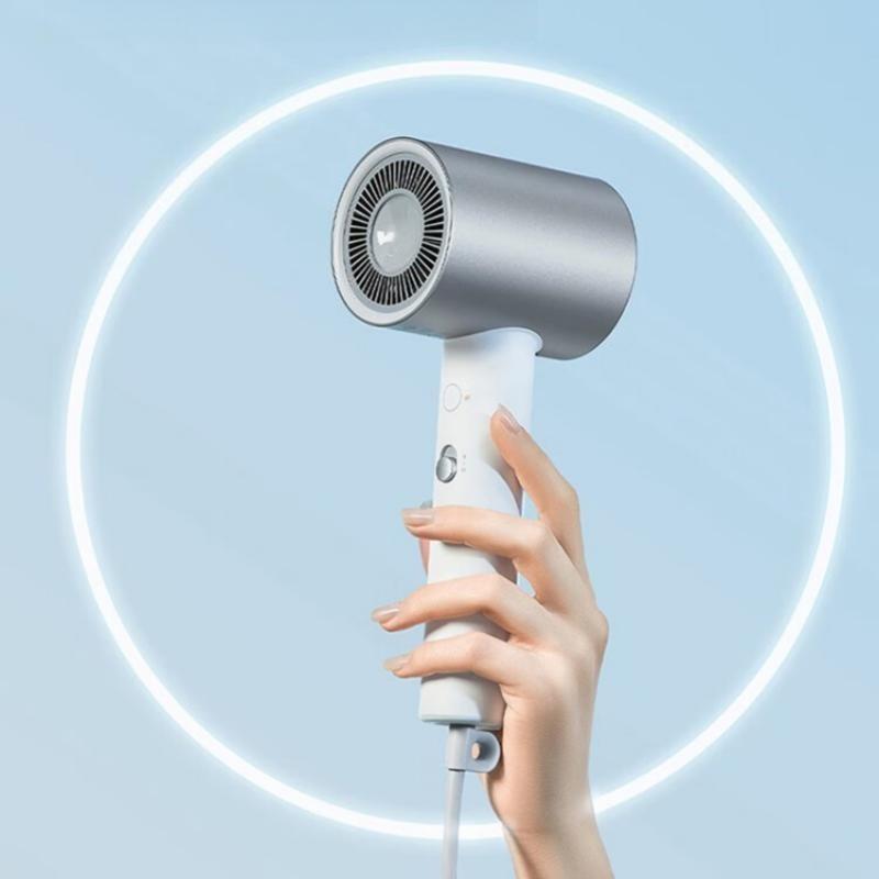 

Портативный профессиональный бытовой фен с несколькими регулируемыми шестернями и системой очистки ионов воды