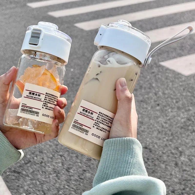 Water bottle unprinted flat replacement plastic water cup high value male and female students simple accompanying cup outdoor with tea compartment