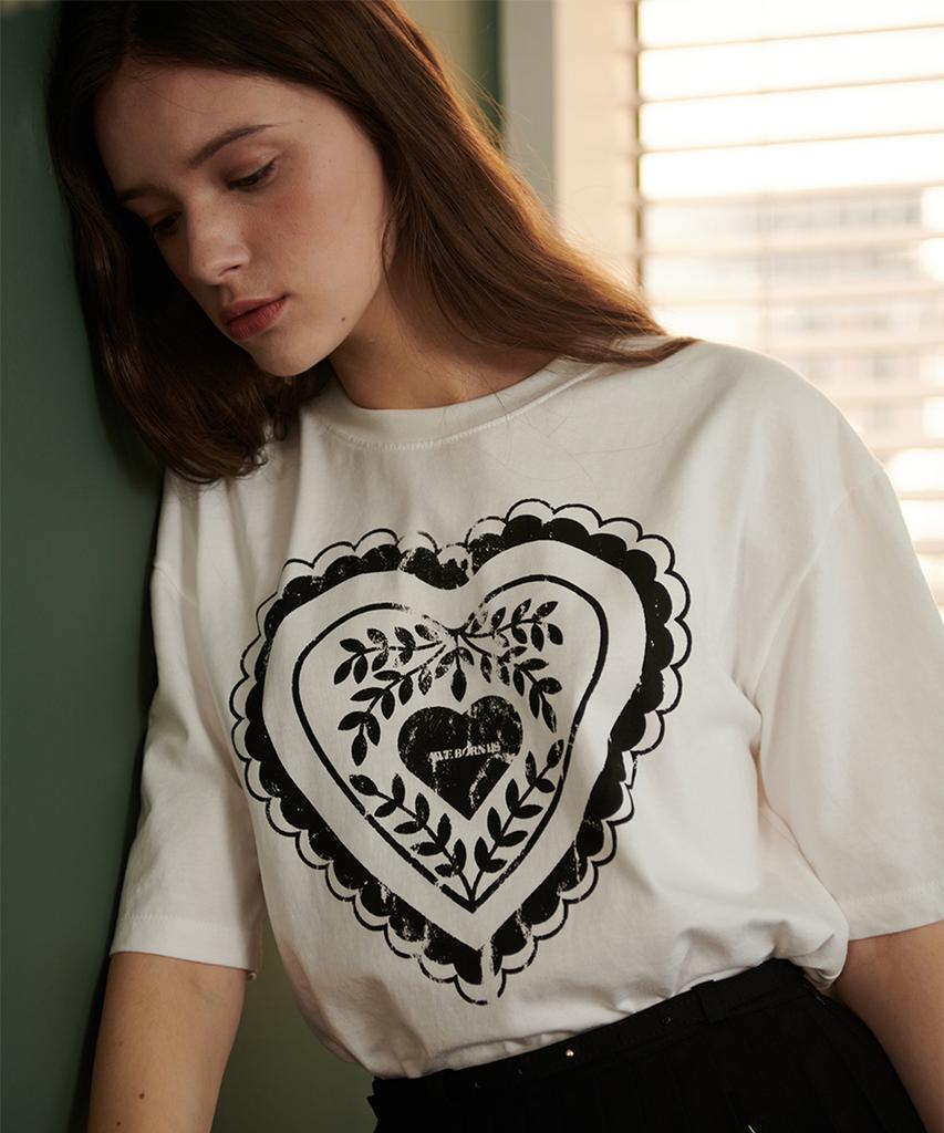 Eoboneoseu Heart Print T-Shirt [White]