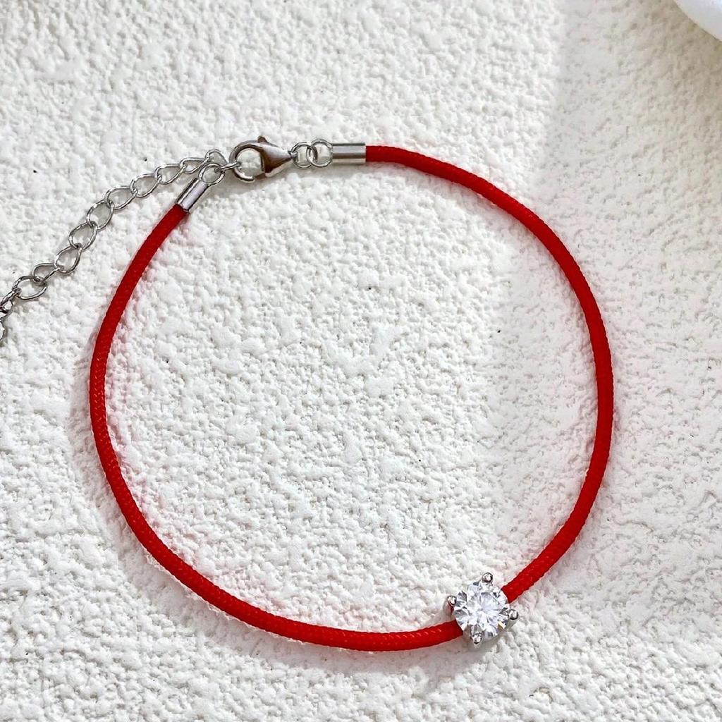 Bracelet Cordon Rouge en Moissanite Certifiée GRA de 0,5 Carat pour Femmes Bijou Minimaliste Cadeau de Saint-Valentin