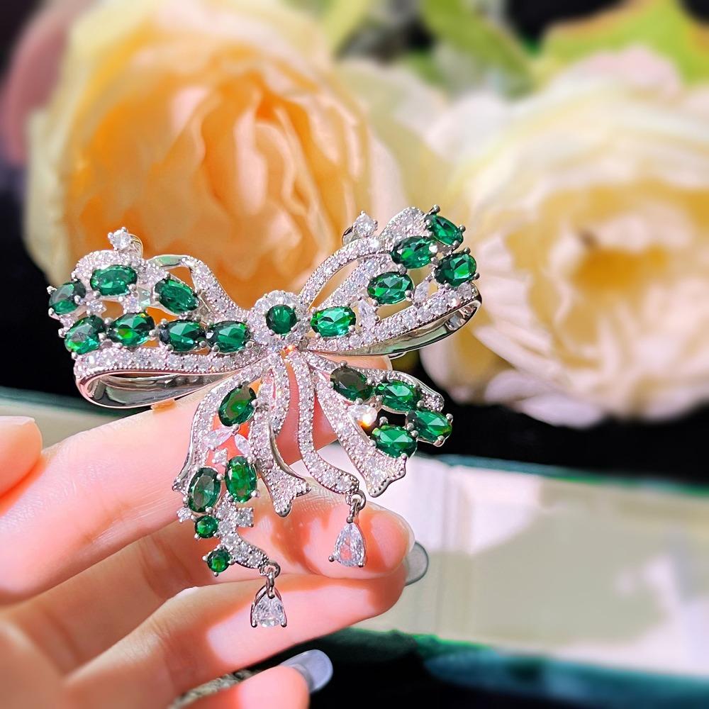 Luxury Butterfly Ring for Women Elegant Emerald Two Way Brooch Necklace Vintage Court Style Jewelry