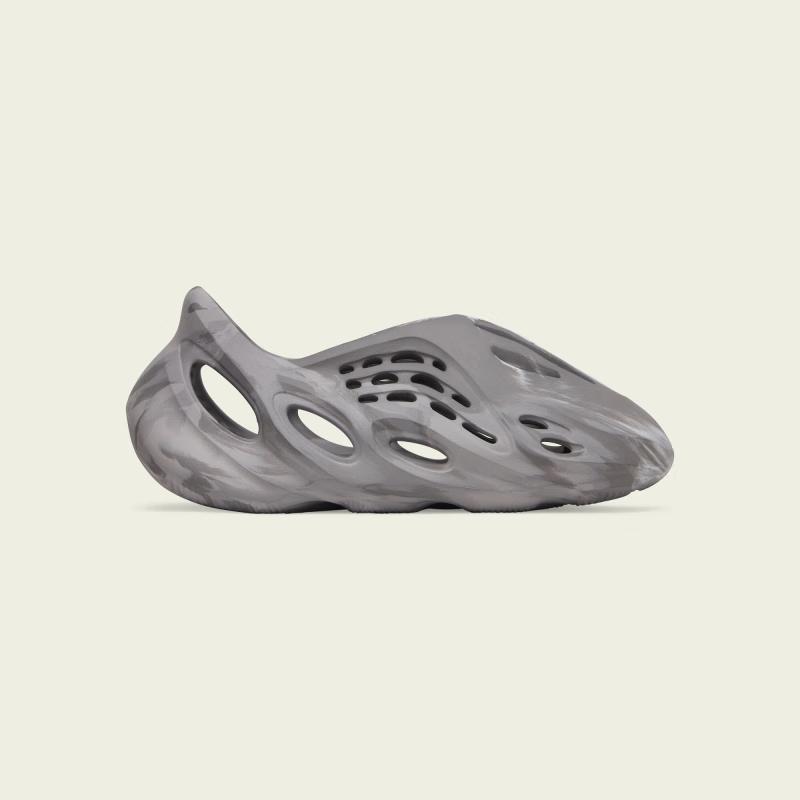 adidas Yeezy Foam RNNR 'Stone Grey' Clogs
