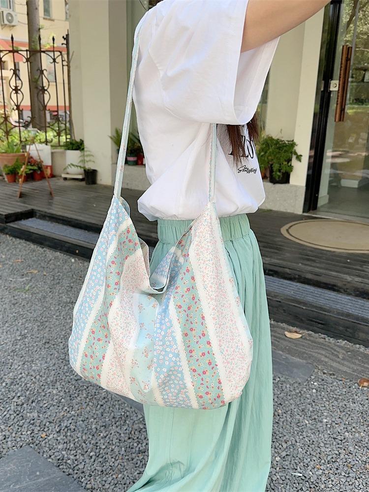 Casual Sweet Floral Portable Women's Shoulder Bag Fashi Large Capacity Cute Ladies Messenger Bags Retro Travel Female Handbags