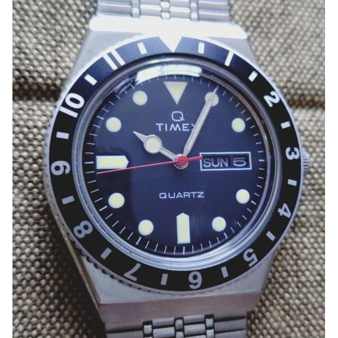Used A266//Q TIMEX Silver Diver Style Quartz Men s Watch Day Date