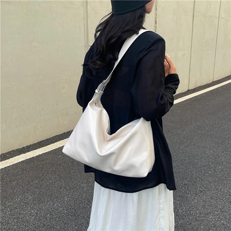 Simple women's crossbody bag displacement bag large capacity single shoulder niche design senior sense fashion new