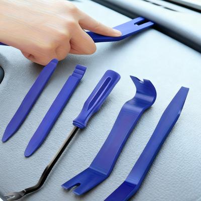 Îngrijire auto – Îngrijire plastic și cauciuc