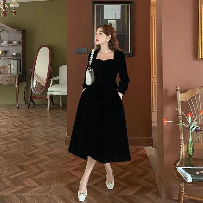 French Hepburn Small Black Dress Golden Velvet Dress Women's Autumn and Winter New Temperament Waist Celebrity Style Dress